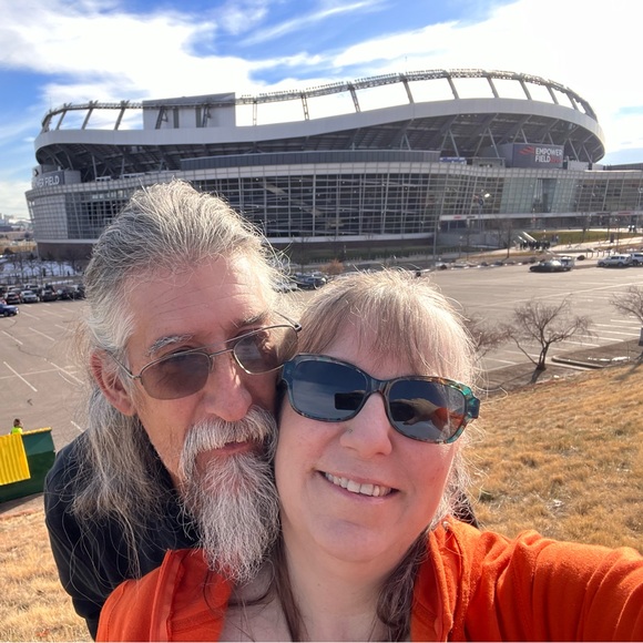 Like me to get notified when I’m going Live! - Picture 10 of 13